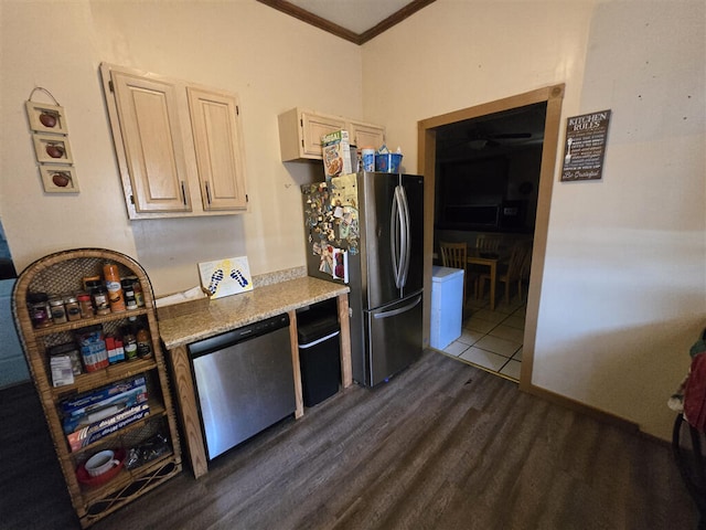 1213 Tazewell Ave SE, Roanoke, VA 24013 - kitchen featuring stainless steel appliances, dark wood-style flooring, light countertops, and crown molding