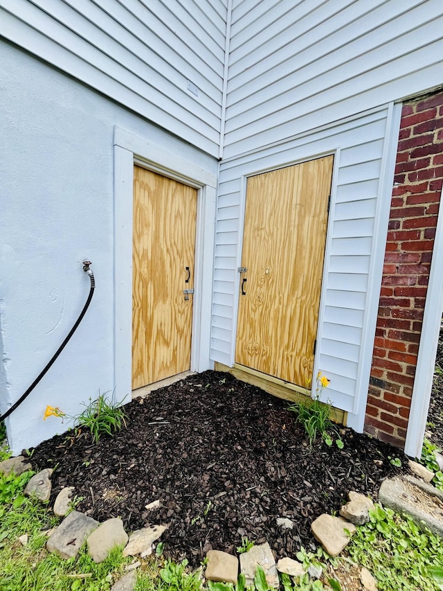 1138 Murray Ave SE, Roanoke, VA 24013 - entrance to property featuring brick siding