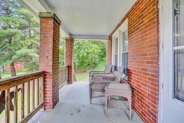 1831 S Carpenter Dr, Covington, VA 24426 - view of covered porch