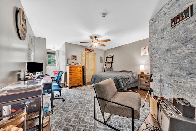 3150 Green Ridge Rd NW, Roanoke, VA 24019 - bedroom with a desk, a closet, and a ceiling fan