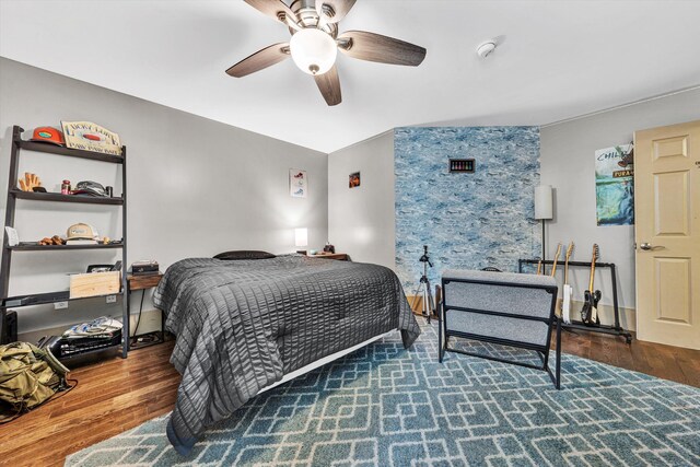 3150 Green Ridge Rd NW, Roanoke, VA 24019 - bedroom with wood finished floors and ceiling fan