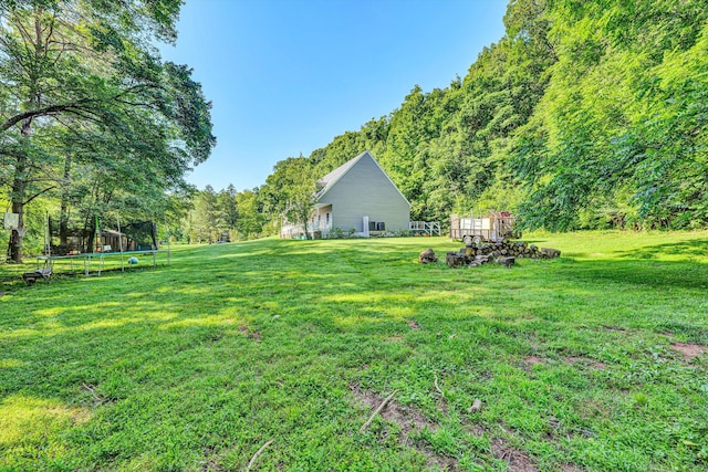 3150 Green Ridge Rd NW, Roanoke, VA 24019 - view of grassy yard featuring a trampoline
