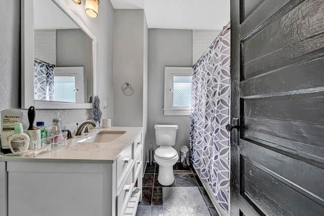 1521 Church Ave SE, Roanoke, VA 24013 - full bath featuring vanity and toilet
