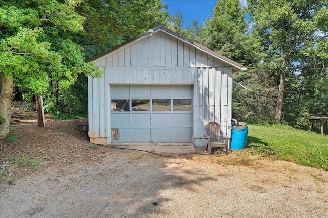 404 Robin Ridge Rd, Rocky Mount, VA 24151 - detached garage featuring driveway