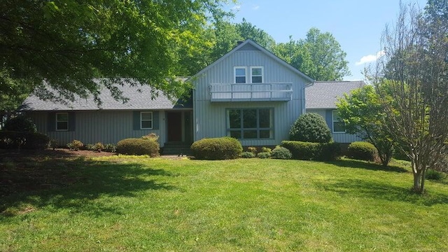404 Robin Ridge Rd, Rocky Mount, VA 24151 - rear view of property featuring a yard