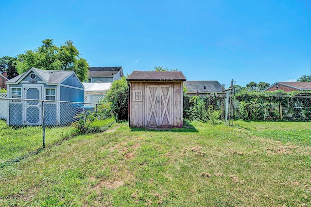 3113 Birchlawn Ave NW, Roanoke, VA 24012 - fenced backyard with a storage unit