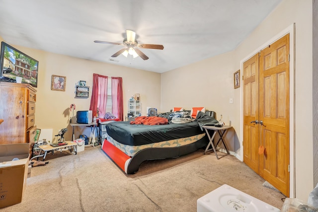 1406 Melrose Ave NW, Roanoke, VA 24017 - carpeted bedroom featuring a ceiling fan