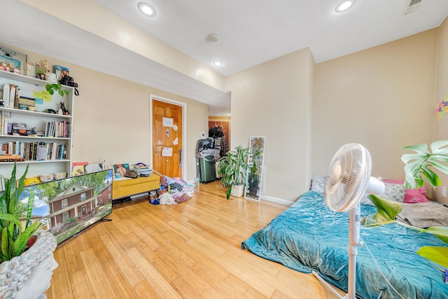 1406 Melrose Ave NW, Roanoke, VA 24017 - bedroom featuring wood finished floors and recessed lighting