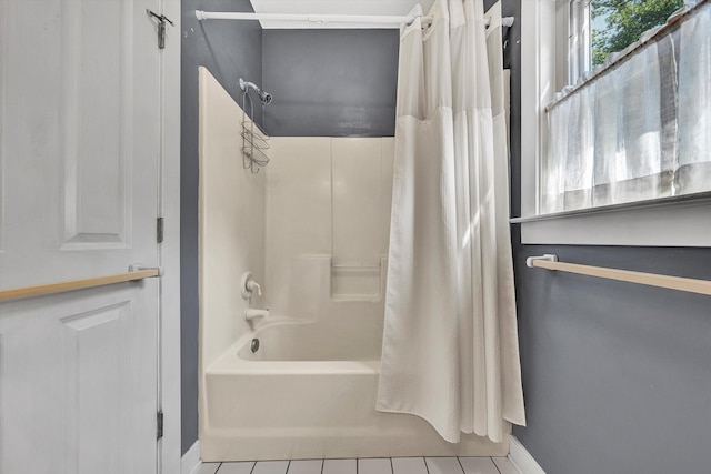 6820 Dawnwood Rd, Roanoke, VA 24018 - full bath featuring shower / bathtub combination with curtain and tile patterned floors