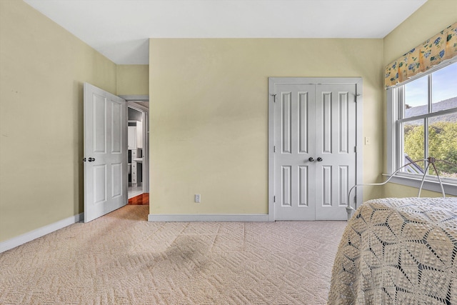 6820 Dawnwood Rd, Roanoke, VA 24018 - carpeted bedroom featuring baseboards and a closet