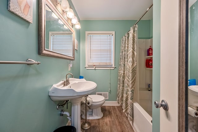 473 Hemlock Rd, Salem, VA 24153 - full bath with wood finished floors and shower / bath combo with shower curtain