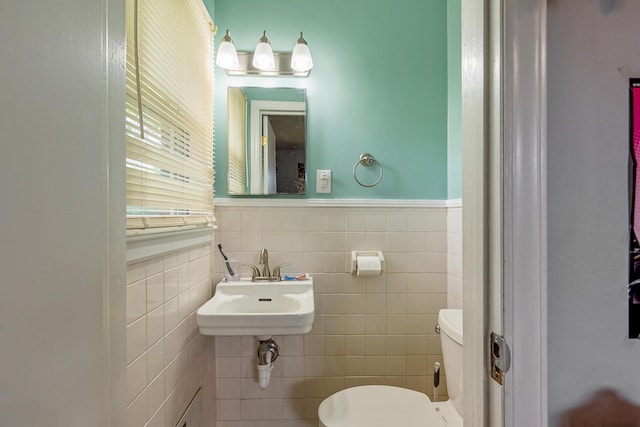 473 Hemlock Rd, Salem, VA 24153 - half bath with tile walls and wainscoting