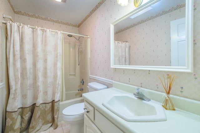 75 Eleanor Ln, Blue Ridge, VA 24064 - full bath featuring wallpapered walls, vanity, shower / tub combo with curtain, and tile patterned floors