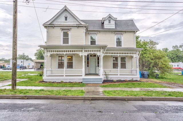 1011 Fairfax Ave NW, Roanoke, VA 24016 - victorian home with a porch