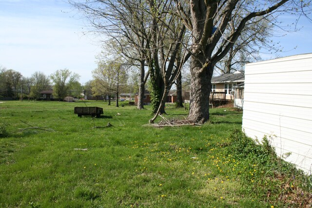 1312 N Lake Of The Wood Rd, Columbia, MO 65202 - view of yard