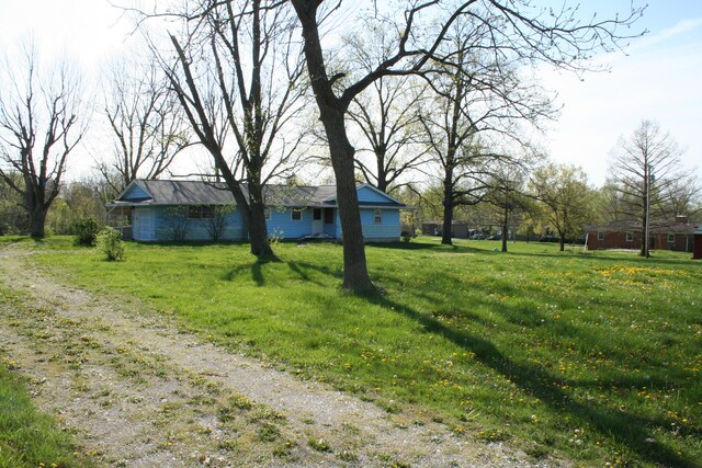 1312 N Lake Of The Wood Rd, Columbia, MO 65202 - view of yard