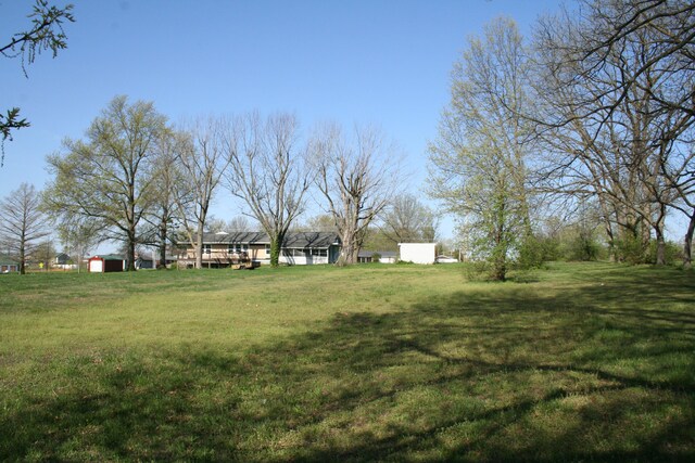 1312 N Lake Of The Wood Rd, Columbia, MO 65202 - view of yard