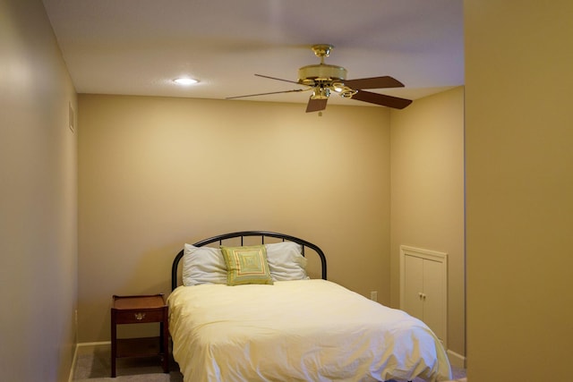 bedroom with carpet flooring and ceiling fan