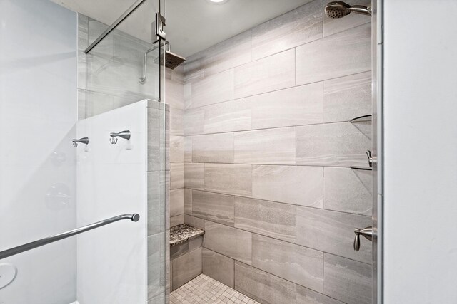1703 Linkside Dr, Columbia, MO 65201 - full bathroom featuring a shower stall