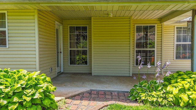 604 Adens Woods Ct, Columbia, MO 65201 - doorway to property with a porch