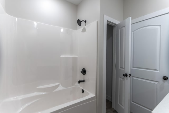 bathroom featuring shower / bathtub combination