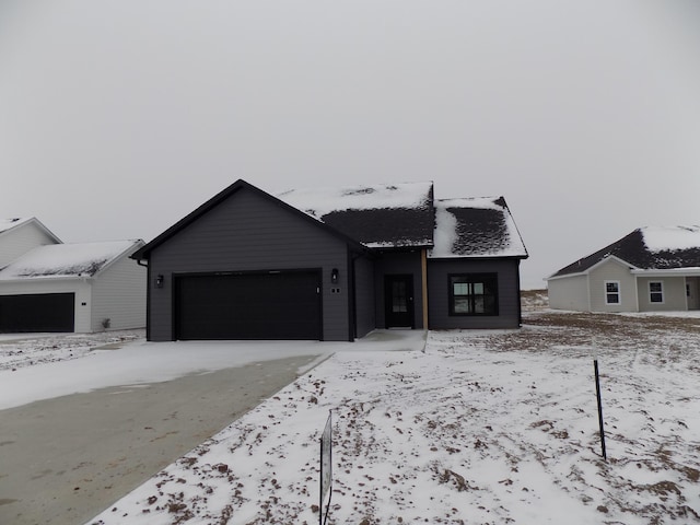 view of front facade featuring a garage