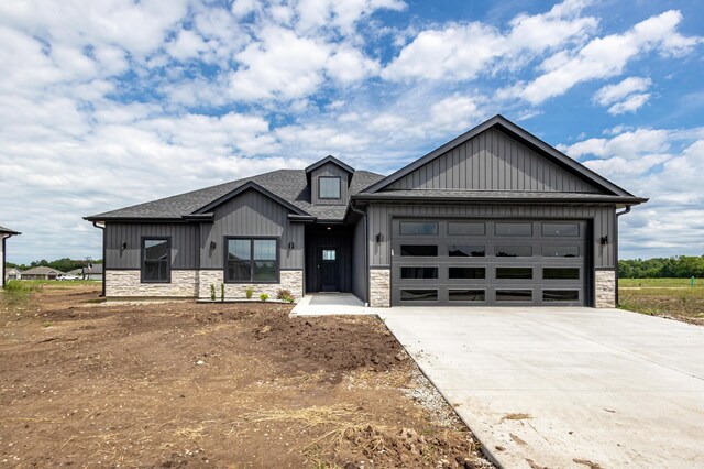 view of front of house featuring a garage