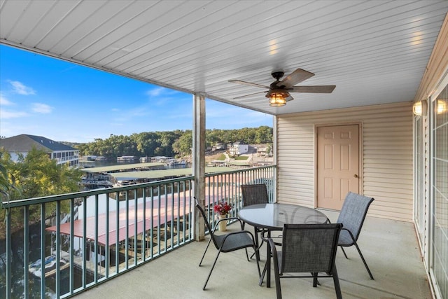 balcony featuring ceiling fan