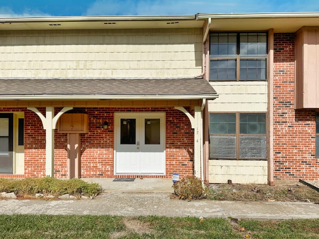 entrance to property with a porch