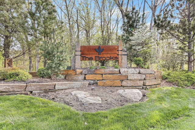 view of community / neighborhood sign