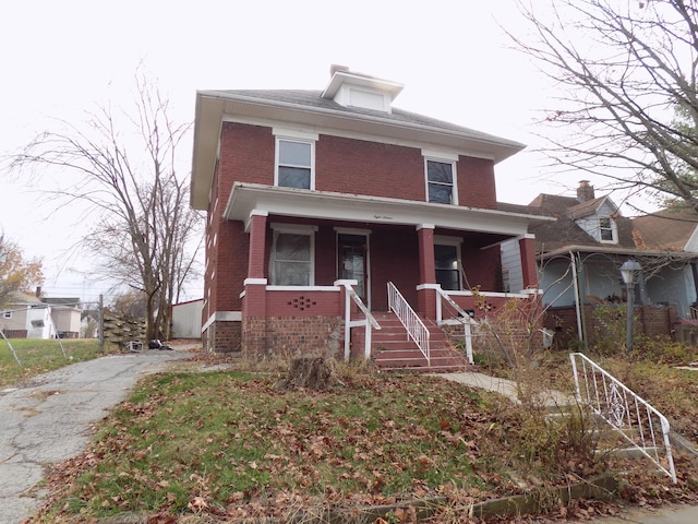 view of front of property featuring a porch