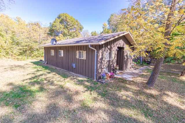 view of outbuilding