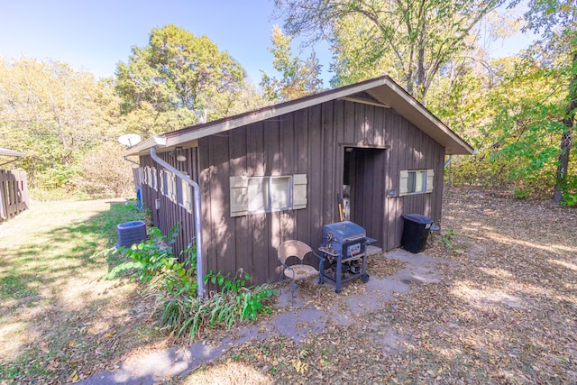 view of outbuilding