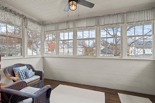 sunroom / solarium with ceiling fan