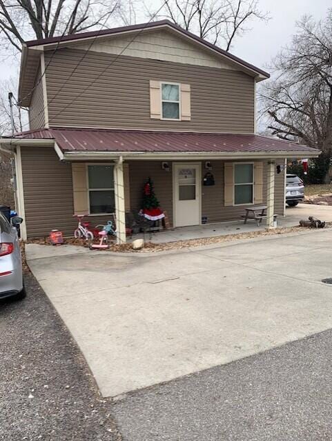 view of front of house with a porch