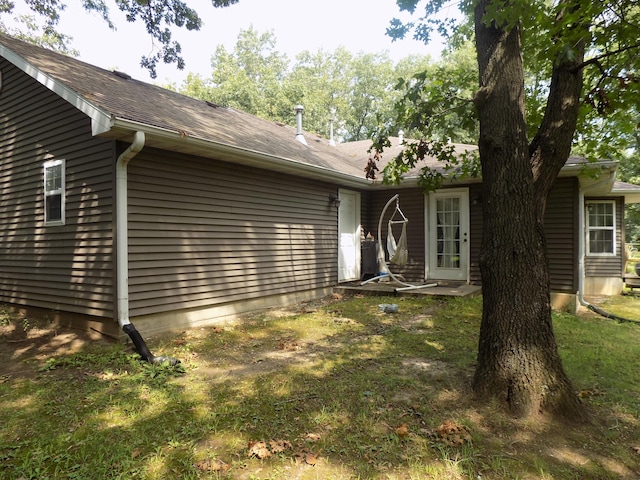 exterior space with a front yard