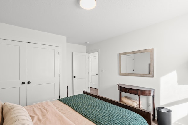 bedroom featuring a closet