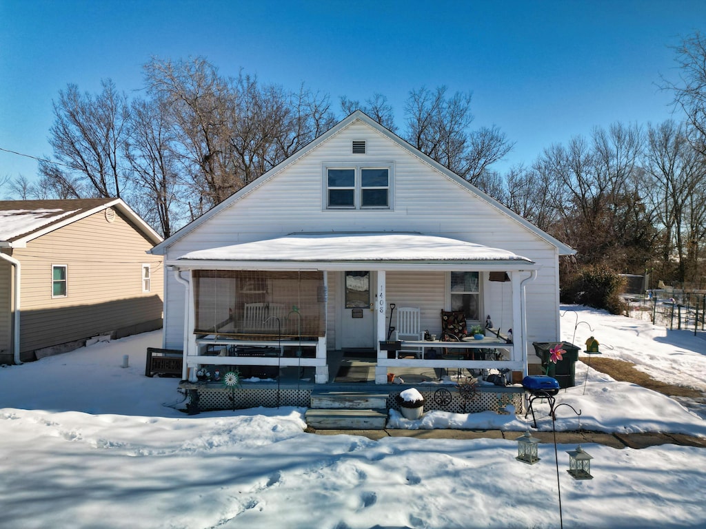 view of front facade featuring covered porch