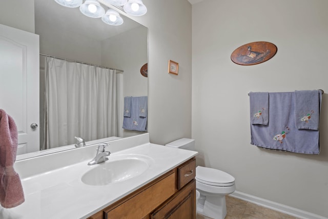 full bath featuring baseboards, toilet, tile patterned floors, curtained shower, and vanity