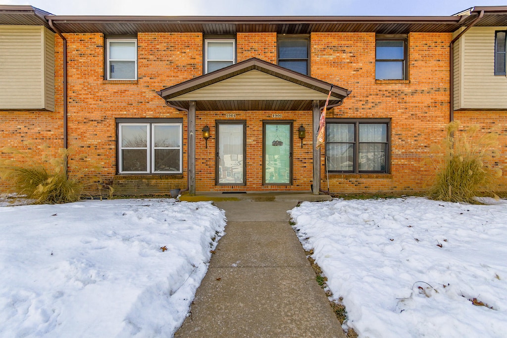 view of front of property