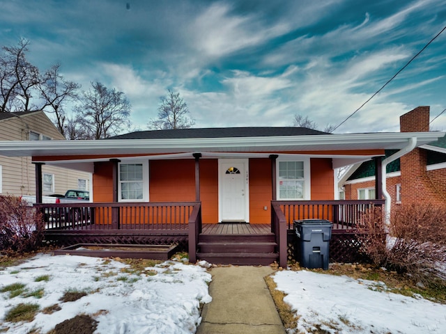 view of front of home featuring a porch