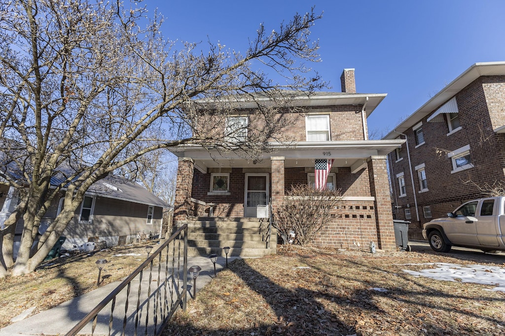 view of front facade featuring a porch