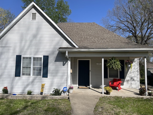 view of front of house featuring a patio area