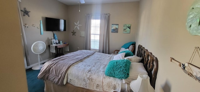 bedroom with ceiling fan