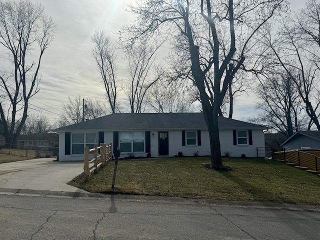 view of front of property with a front lawn