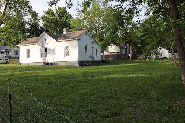 402 W Spring St, Fayette, MO 65248 - view of yard