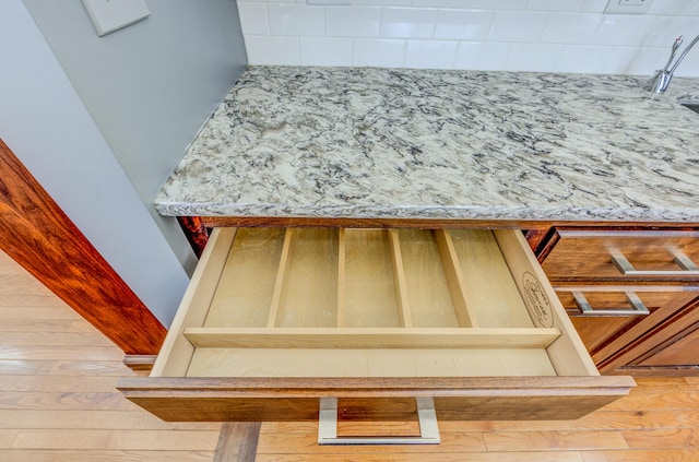 interior details featuring tasteful backsplash