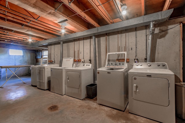 2417 Quail Dr, Columbia, MO 65202 - laundry area featuring separate washer and dryer