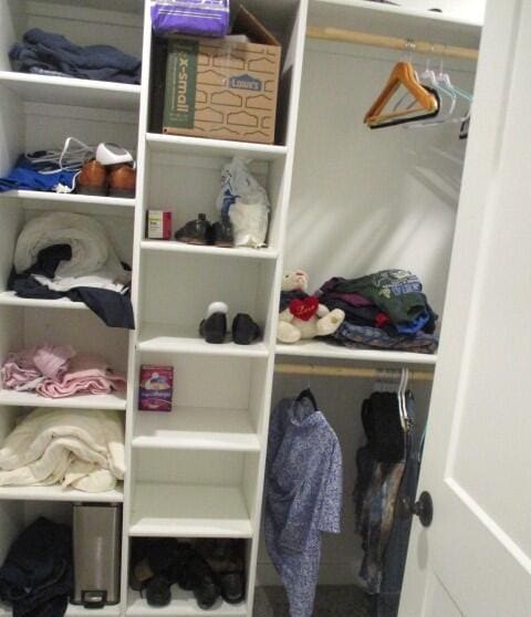 305 E Francis St, Sturgeon, MO 65284 - view of closet