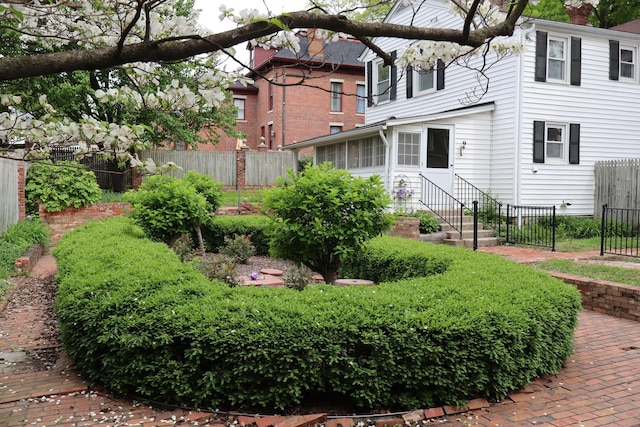 408 N Church St, Fayette, MO 65248 - view of yard featuring entry steps